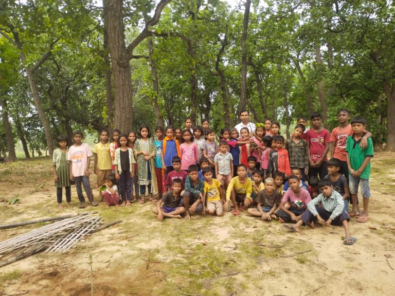 विश्व वर्षावन दिवस के शुभ अवसर पर 31 बरगद के पौधे लगा गया।