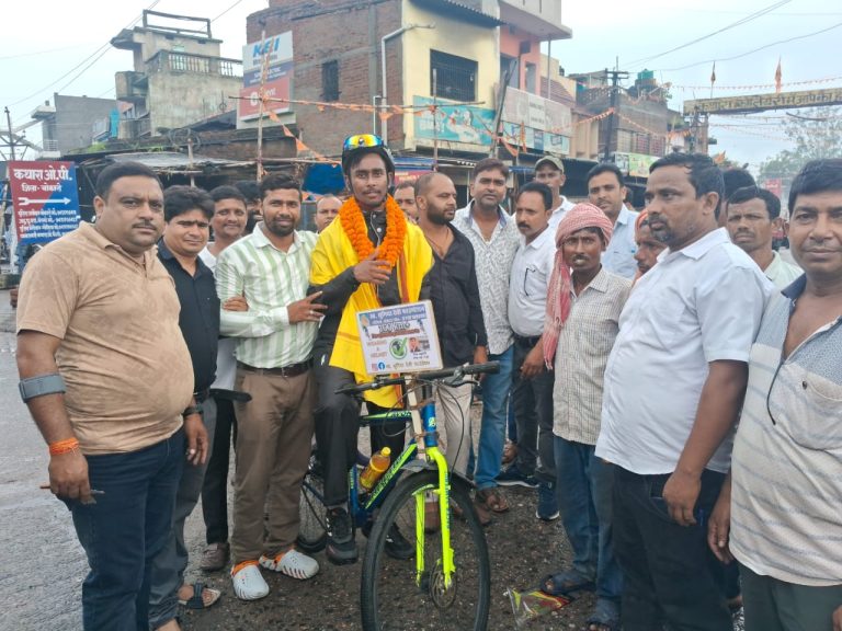 रांची से गोमिया तक 100 किमी साइकिल यात्रा: समिर कुमार यादव ने हेलमेट जागरूकता के लिए उठाया कदम