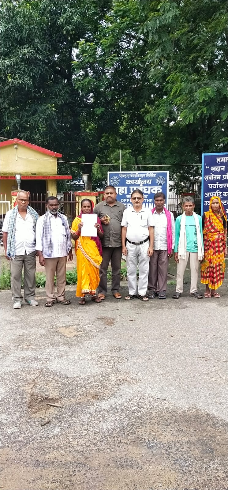 स्वांग वाशरी स्लरी मजदूरों ने सौंपा ज्ञापन, पुनः भूख हड़ताल की चेतावनी