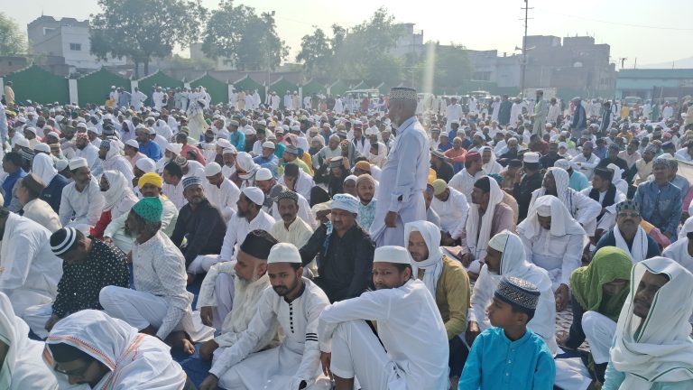 झिरकी में ईद-उल-अज़हा की नमाज़ शांति और सौहार्द के साथ संपन्न।