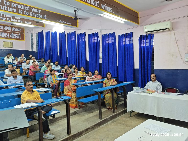 केन्द्रीय विद्यालय बोकारो थर्मल के प्राचार्य द्वारा गणित विषय शिक्षकों की दो दिवसीय कार्यशाला का संचालन।