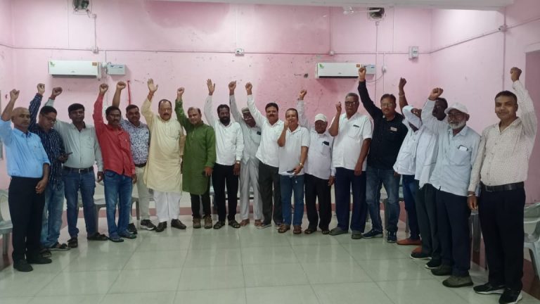 संयुक्त ट्रेड यूनियन मोर्चा की कथारा में हुई बैठक।
