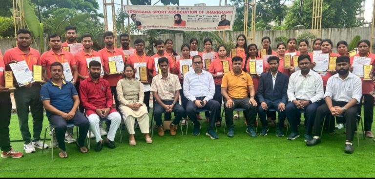 गिरिडीह की सोनी कुमारी, मुक्ता कुमारी और निमित सिंह बने योगासना स्पोर्ट के राज्य स्तरीय जज