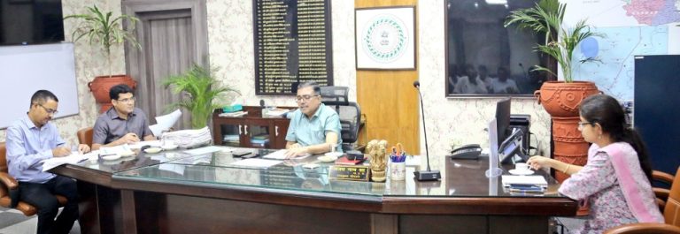 लगातार बारिश को देखते हुए सतर्कता बरतें: उपायुक्त