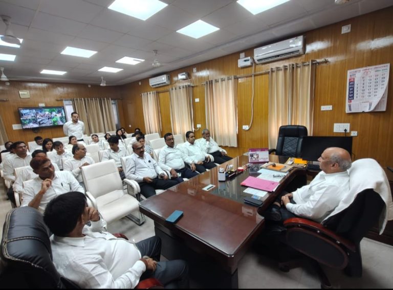 गिरिडीह व्यवहार न्यायालय में 1 जुलाई से 30 सितंबर तक होने वाले मध्यस्थता अभियान एवं 13 सितंबर को होने वाले राष्ट्रीय लोक अदालत का सफल आयोजन हेतु बैठक का आयोजन।