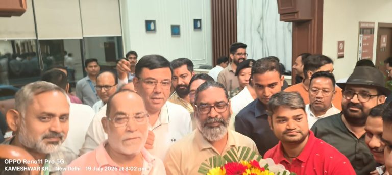 सिमरिया विधायक दिल्ली पहुंचे मिले मुख्यमंत्री हेमंत सोरेन से।