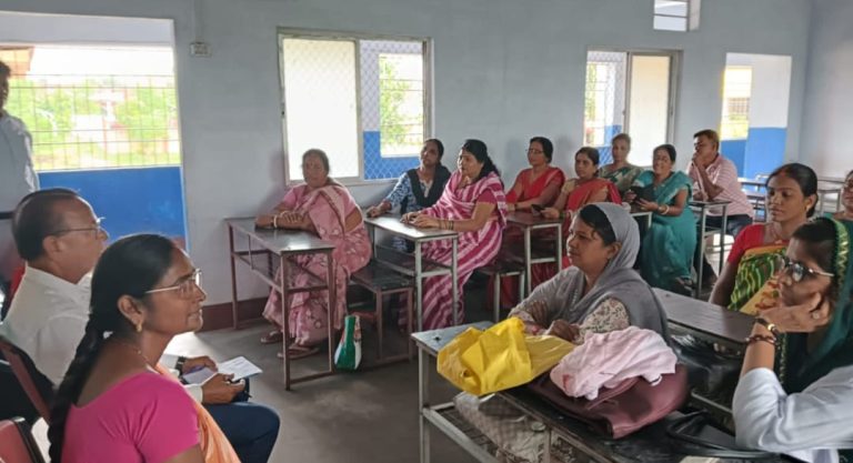 विभिन्न मांगों के परिपेक्ष्य में झारखंड राज्य सरकारी महिला मोर्चा जिला गिरिडीह शाखा की बैठक हुई संपन्न।