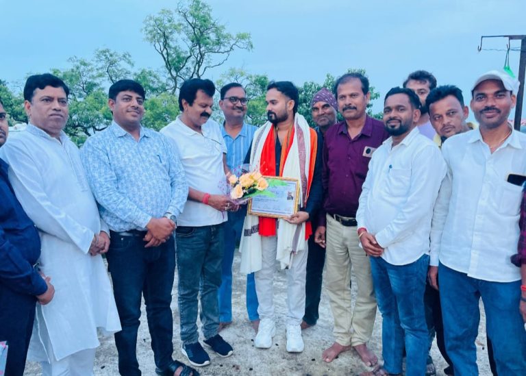 चंद्रवंशी समाज द्वारा राजीव रंजन के JPSC सफलता पर भव्य सम्मान समारोह का आयोजन।