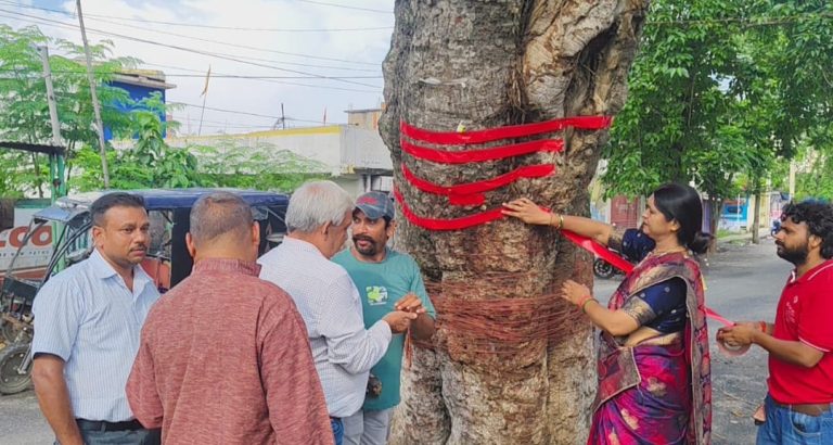 भाजपा नेत्री प्रोफेसर विनीता कुमारी ने दुर्घटना से बचाव के लिए एक छोटा और अद्भुत सा प्रयास किया।