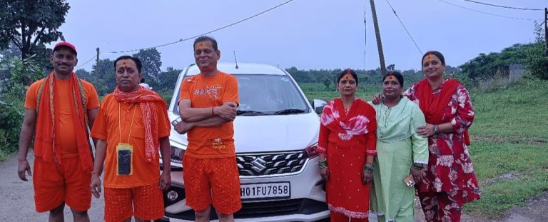 तेनुघाट से कावरियों का जत्था 1 अगस्त को बिहार के सुल्तानगंज के लिए रवाना हुआ।