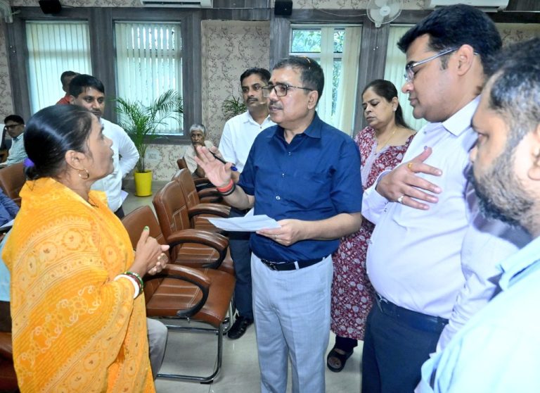 दुर्घटनाग्रस्थ ठेका श्रमिकों के स्वास्थ्य लाभ की जिम्मेवारी लेना बीएसएल प्रबंधन की नैतिक जिम्मेवारी।