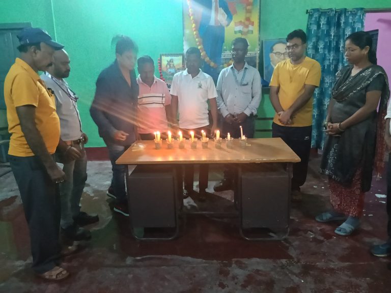 दिशोम गुरु शिबू सोरेन के निधन पर ईडीसीएल बोकारो थर्मल कार्यालय में शोक सभा आयोजित।