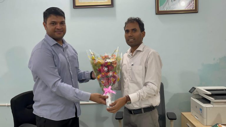 चतरा कैलाश राम ने नए जिला खेल पदाधिकारी के रूप में संभाला कार्यभार, तुषार राय का कोडरमा में तबादला।