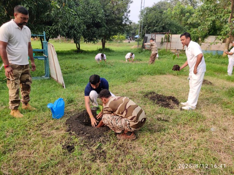 सीआईएसएफ यूनिट बीटीपीएस, बोकारो में वृक्षारोपण अभियान आयोजित