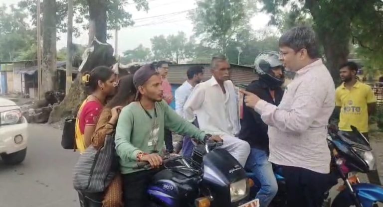गिरिडीह डीटीओ ने शोरूम एवं वाहनों का किया निरीक्षण, दिए जरूरी दिशा निर्देश