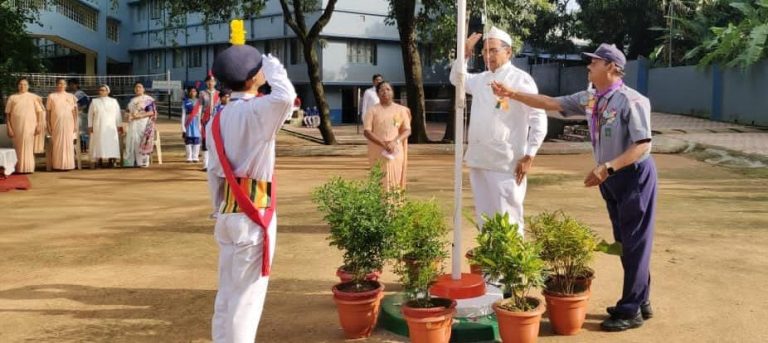 कार्मेल उच्च विद्यालय बोकारो थर्मल में धूमधाम से मनाया गया 79वाँ स्वतंत्रता दिवस।