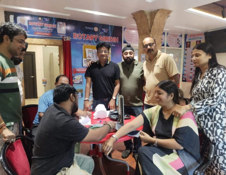 रोटरी गिरिडीह द्वारा रोटरी नेत्र चिकित्सालय में एक स्वास्थ्य जांच शिविर का आयोजन किया गया।