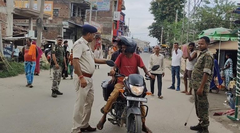 हंटरगंज थाना पुलिस ने चलाया वाहन चेकिंग अभियान।