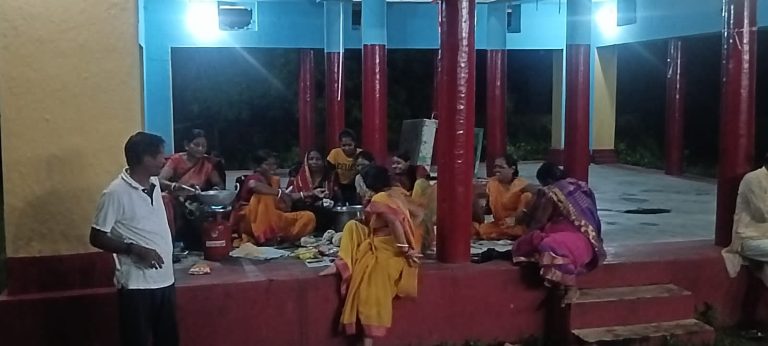 धूम धाम और भक्ति पूर्वक भगवान श्री कृष्ण जी की छठियारी मनाई गई।