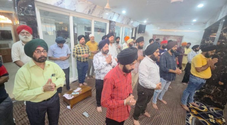 “सब सिक्खन को हुकम है गुरु मान्यो ग्रंथ……”, प्रधान गुरद्वारा मे धूमधाम से मनाया गया गुरु ग्रंथ साहिब का प्रकाश पर्व