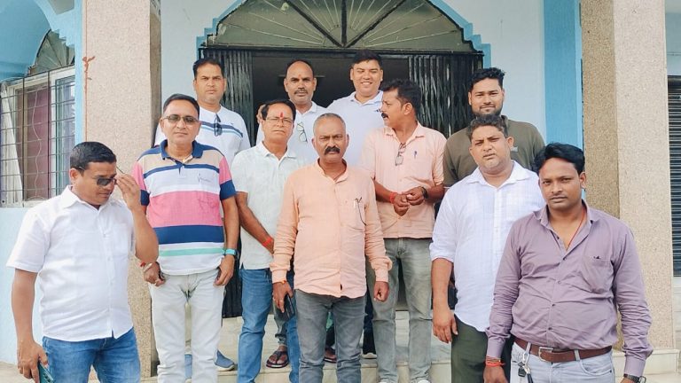 इटखोरी में डॉ. अर्चना मधुर पर जातीय भेदभाव और पत्रकारों पर हमले का आरोप, प्रेस क्लब और सांसद ने की कड़ी निंदा