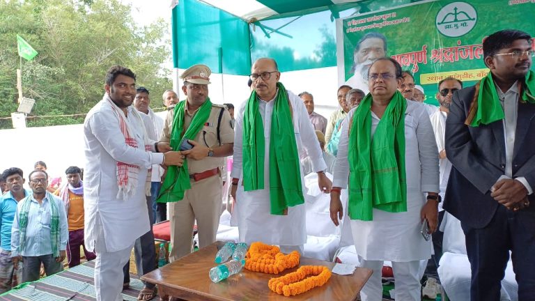 स्वo दिशोम गुरु शिबू सोरेन की मूर्ति का निव रखी गई