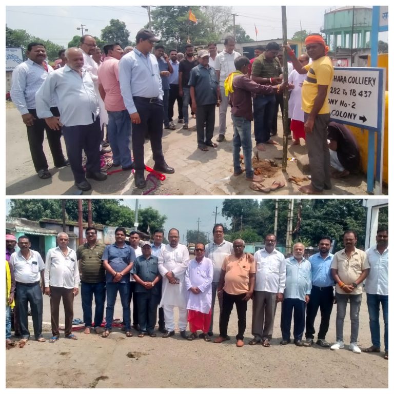 दुर्गा पूजा मनाने को लेकर पंडाल पूजन।