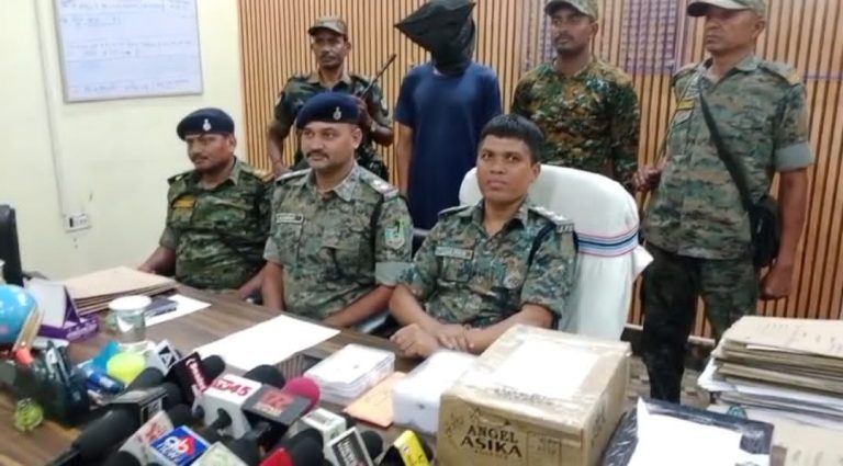 दो पक्षों के बीच बकाया पैसा माँगने को लेकर हुई मारपीट,    एक गिरफ्तार, एसडीपीओ ने प्रेस वार्ता कर दी जानकारी।