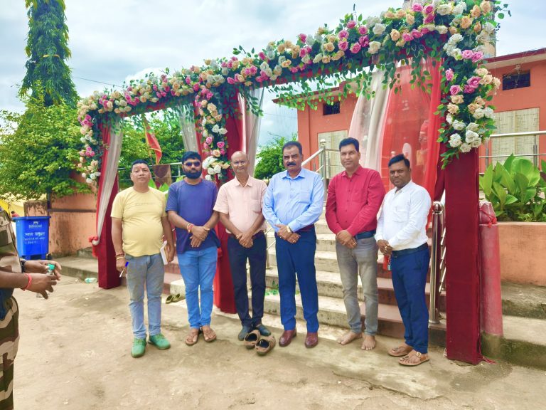सीसीएल के सीएमडी ने टंडवा में आयोजित दस दिवसीय गणेश महोत्सव में पहुंचकर सूर्य भगवान और भगवान श्री गणेश का किया दर्शन।