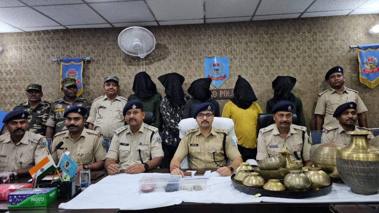 कसमार में हुई चोरी की घटना का खुलासा, पांच अपराधी गिरफ्तार।