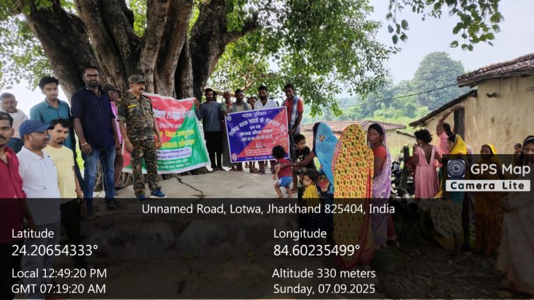 कुन्दा में अवैध अफीम खेती के खिलाफ जागरूकता अभियान, पुलिस ने दी वैकल्पिक फसलों की सलाह।