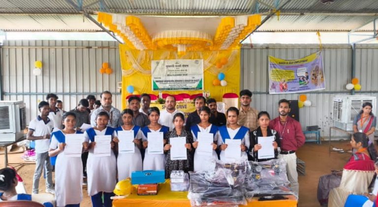 बोकारो में स्पेशल प्लेसमेंट ड्राइव फोर वेज एन्ड सेल्फ एंप्लाइंमेंट कार्यक्रम का भव्य आयोजन किया गया।
