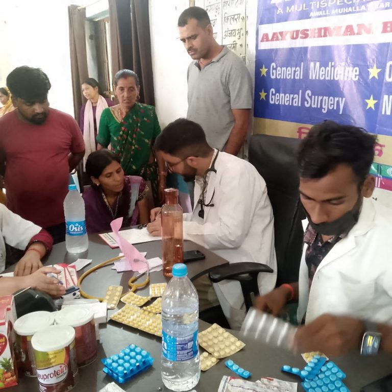 सीमा पंचायत में आरबी हॉस्पिटल के तत्वावधान में निःशुल्क स्वास्थ्य जांच शिविर, 200 मरीजों का इलाज।