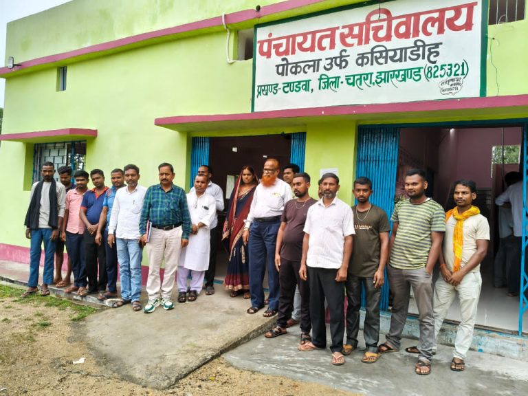 आम्रपाली परियोजना क्षेत्र के विस्थापित गांव में बैठक कर कई यहम निर्णय लिया गया। 
