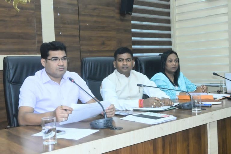 दाखिल खारिज अपील के मामलों पर नियमित सुनवाई कर निष्पादित करें डीसीएलआर चास-बेरमोः अपर समाहर्ता