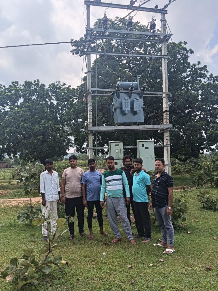 गांगपुर में कई दिनों से ट्रांसफार्मर खराब बिजली आपूर्ति ठप।