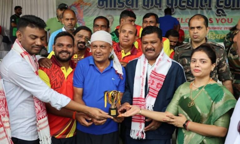 फुटबॉल अनुशासन के साथ-साथ टीमवर्क और आज्ञा का पालन करने की भी प्रेरणा देता है: अनुपमा सिंह