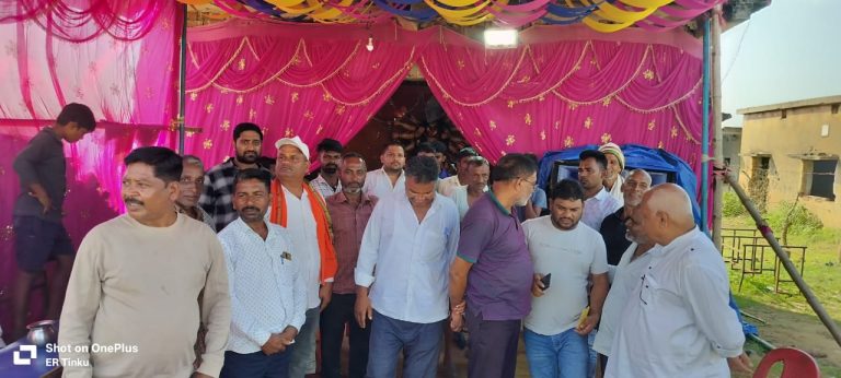 जिला परिषद उमीदवार सदा शिवम उर्फ सोनू तुलबुल दुर्गा पंडाल में शामिल हुवे 