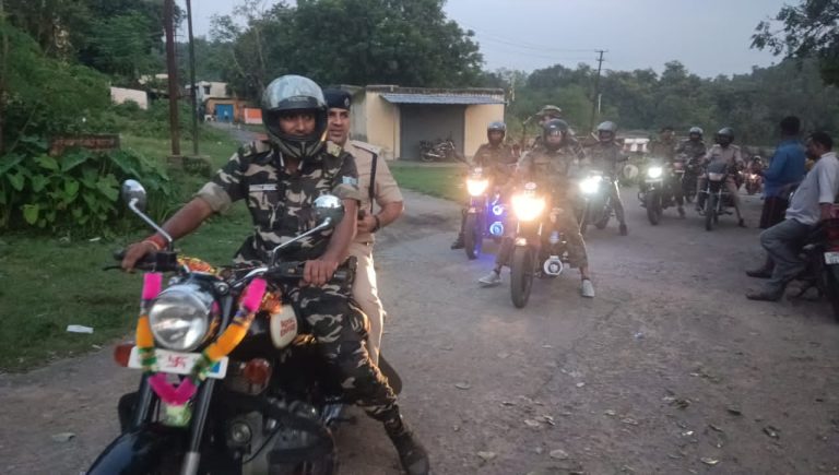 बोकारो थर्मल पुलिस ने निकाला फ्लैग मार्च, शांति और सौहार्द का दिया संदेश