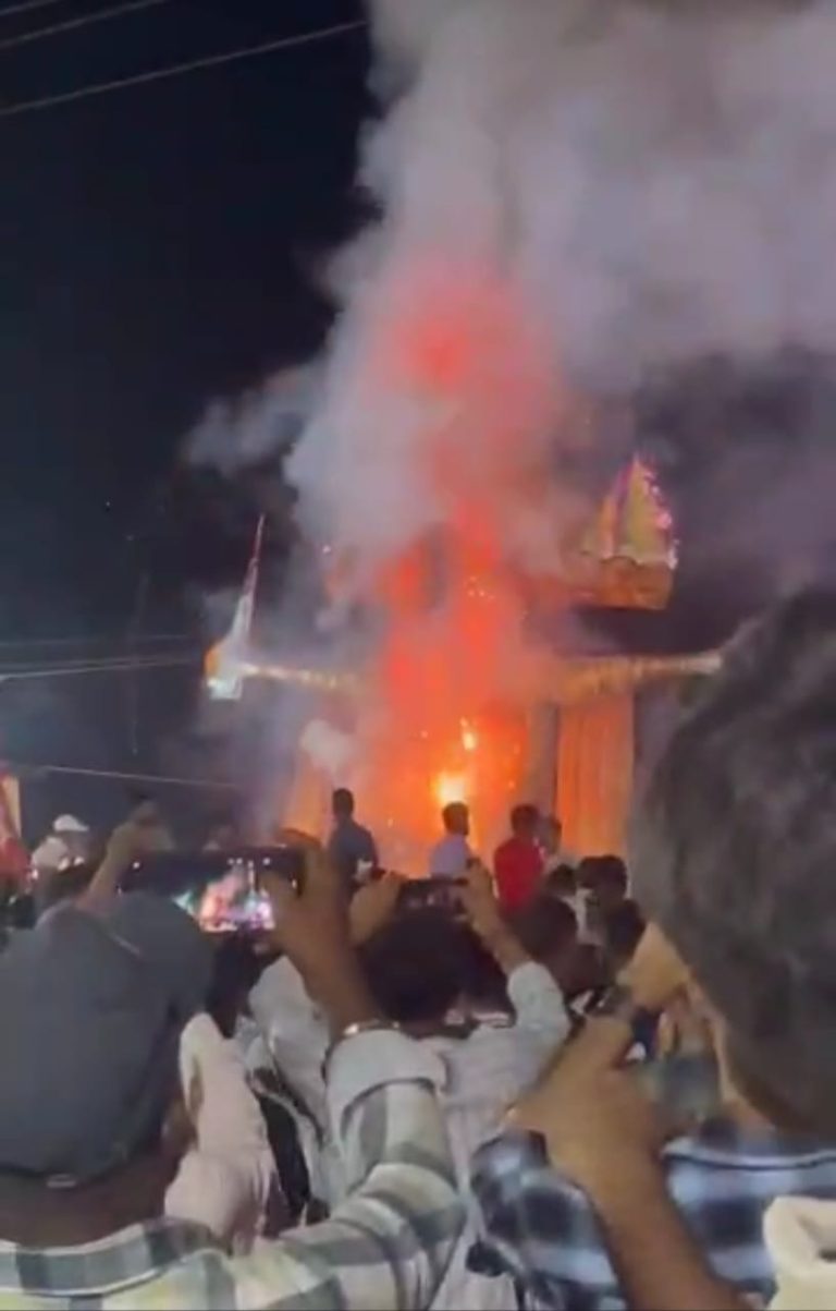 तेनुघाट —- तेनुघाट के विभिन्न पंडालो में दशमी पुजोपरान्त माता की विदाई