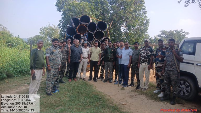 अवैध महुआ शराब निर्माण पर सघन संयुक्त छापेमारी, 11,000 किलोग्राम किन्वित महुआ विनष्ट — 880 लीटर तैयार महुआ शराब जब्त