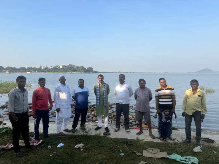 आज पीटीपीएस यूथ वेलफेयर सोसाइटी पतरातू द्वारा अपने कटुवा कोचा छठ घाट पर आगामी छठ महापर्व