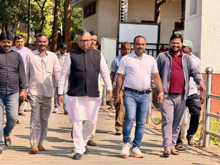लोक आस्था के महापर्व छठ के पावन अवसर पर राष्ट्र संचेतना सामाजिक संस्था के सदस्यों के साथ आज राष्ट्र संचेतना