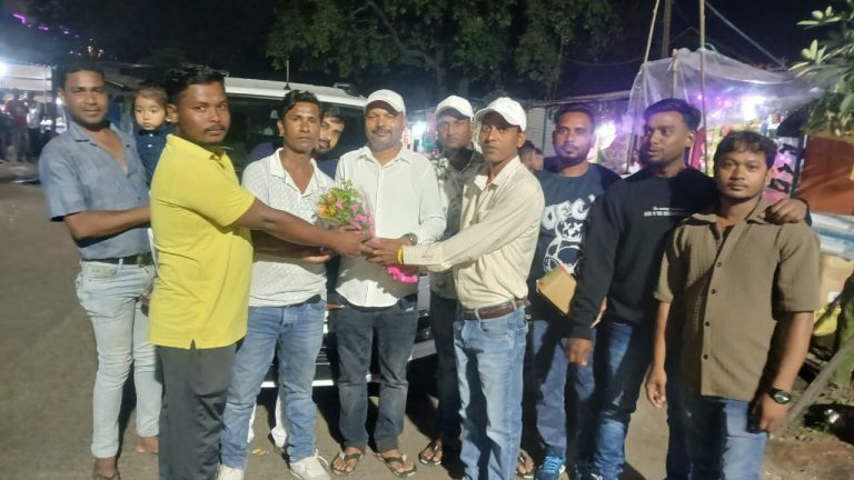 बोकारो जिला सचिव मनोनीत किये जाने के बाद नीलकंठ महतो का बोकारो थर्मल के लाल चौक में भव्य स्वागत हुआ….l