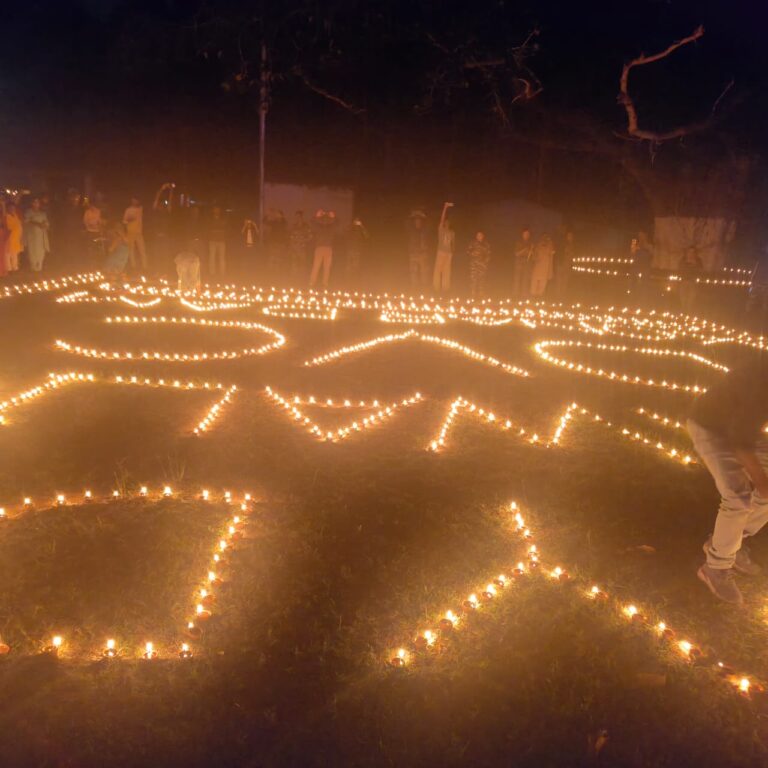 *देव दीपावली में रौशन हुआ कोनार: दुर्गा पूजा कमिटी ने मनाया भव्य कार्यक्रम*