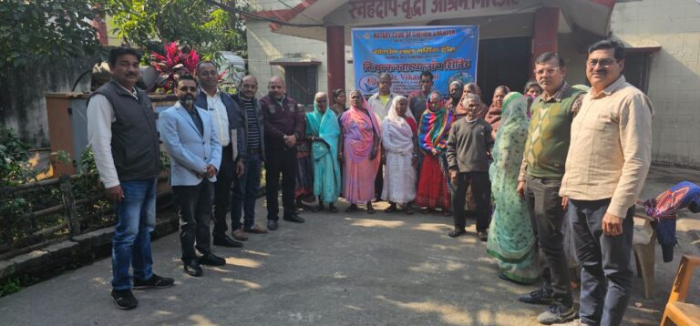 रोटरी गिरिडीह ग्रेटर एवं गोवर्धन लाल नर्सिंग होम के संयुक्त तत्वाधान में स्नेहदीप वृद्धाश्रम में स्वास्थ्य शिविर का आयोजन किया गया।