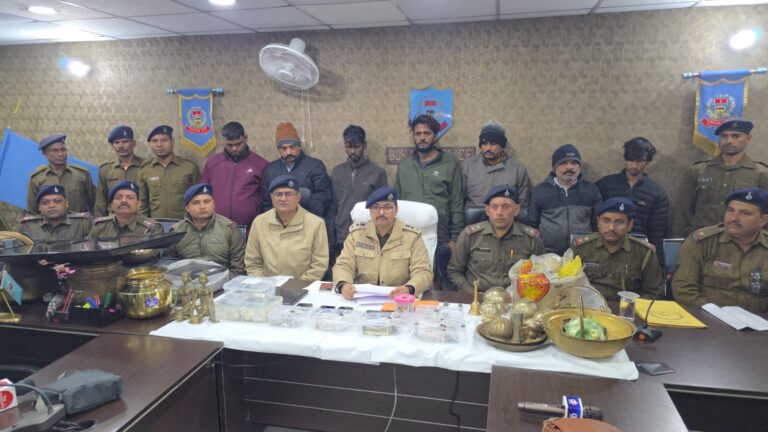 चिरा चास थाना क्षेत्र में बड़ी चोरी की साजिश नाकाम, पांच अपराधी गिरफ्तार, लाखों की संपत्ति बरामद