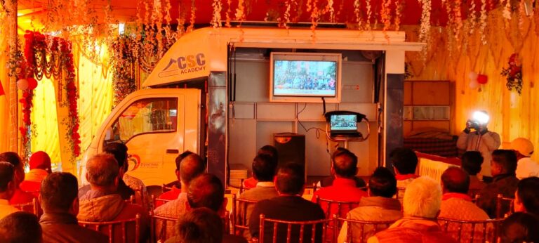 आज पतरातु स्थित (बूथ संख्या 258 )विधायक कार्यालय में माननीय विधायक श्री रोशन लाल चौधरी जी ने यशस्वी प्रधानमंत्री श्री नरेंद्र मोदी जी के लोकप्रिय कार्यक्रम मन की बात के 129वें संस्करण को ऊर्जावान कार्यकर्ताओं एवं स्थानीय माता बहनों के साथ सुना। 