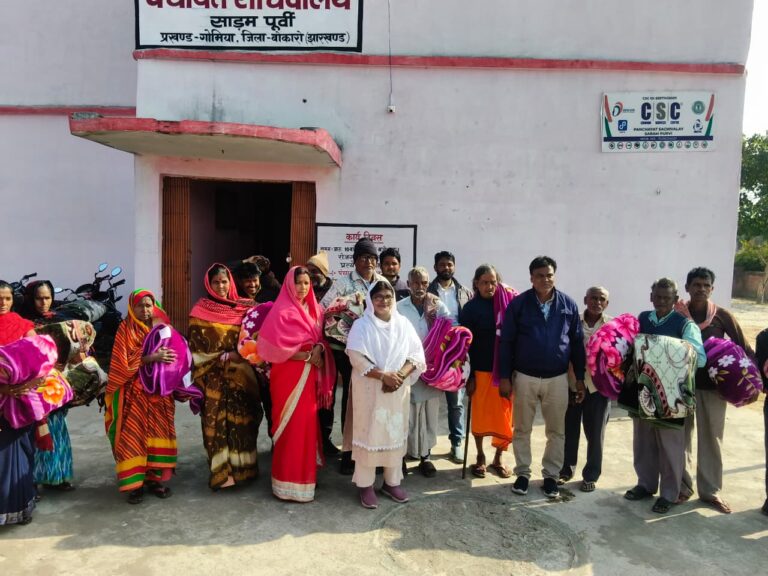 मुखिया अनारकली की पहल, 108 जरूरतमंदों को मिला ठंड मे सहारा