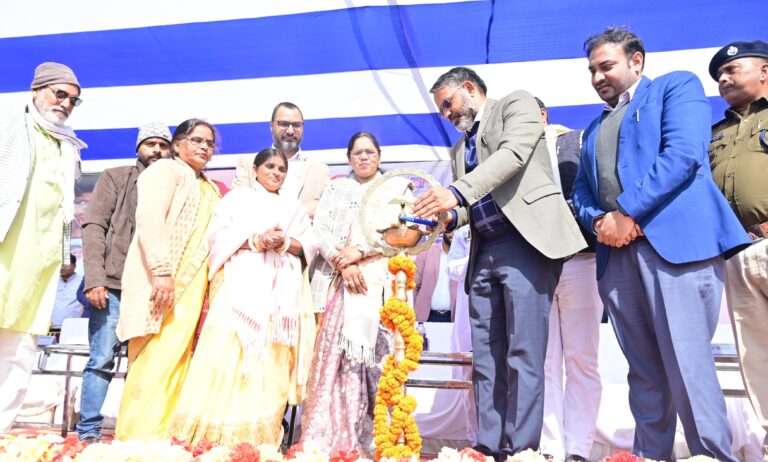गिरिडीह जिले के ‌अनुमंडल कार्यालय खोरीमहुआ में बाल विवाह मुक्त झारखंड एवं मिशन शक्ति के अंतर्गत अनुमंडल स्तरीय एक दिवसीय प्रशिक्षण-सह-कार्यशाला का उपायुक्त ने किया शुभारंभ..